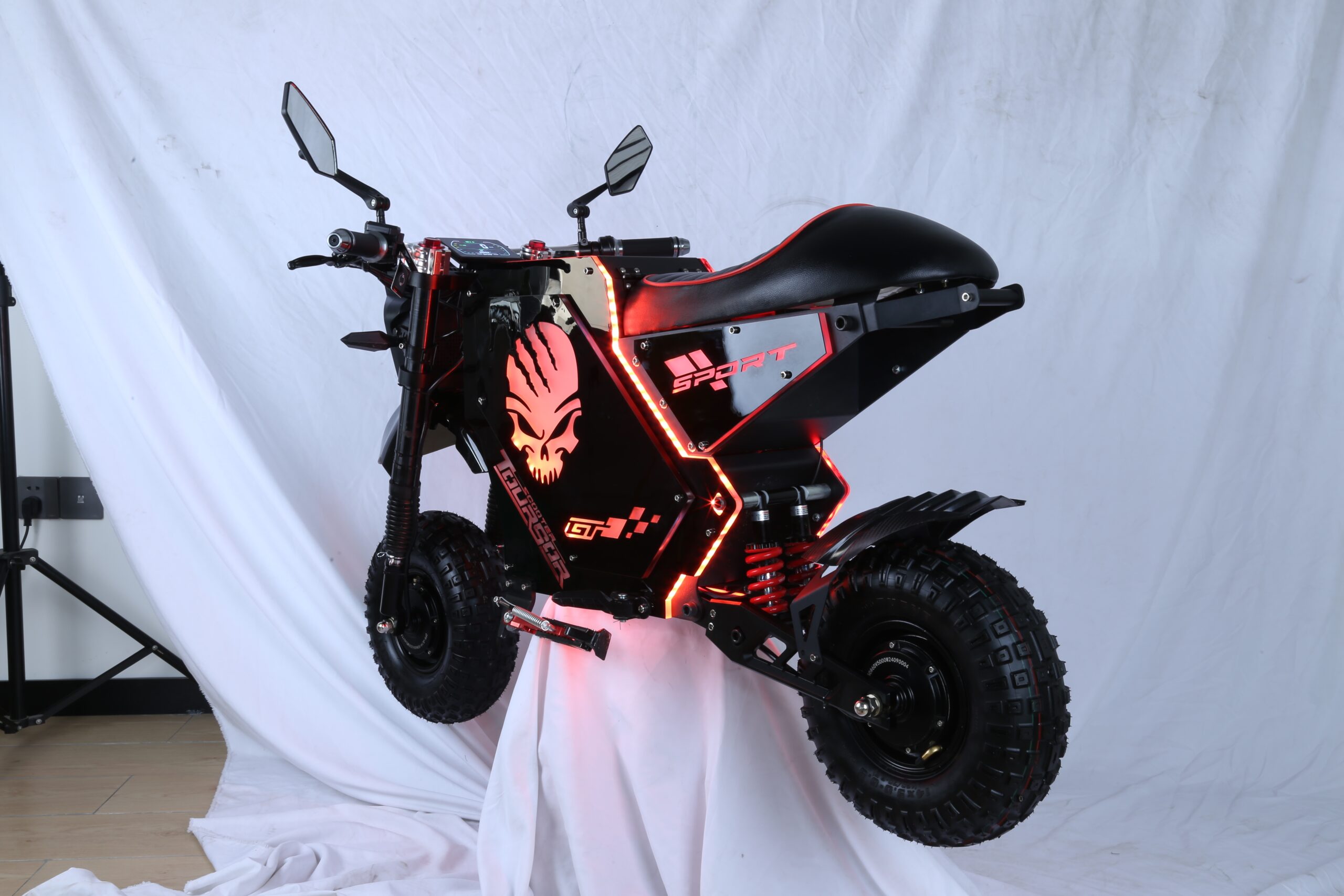 M10 Fashion New Design LED Lights Electric Motorcycle With 14 Inches Wheels - Image 9